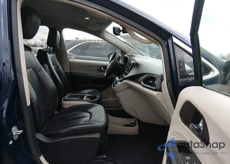 2020 Chrysler Voyager Lxi z USA, uszkodzony, nr VIN 2C4RC1DG5LR164639